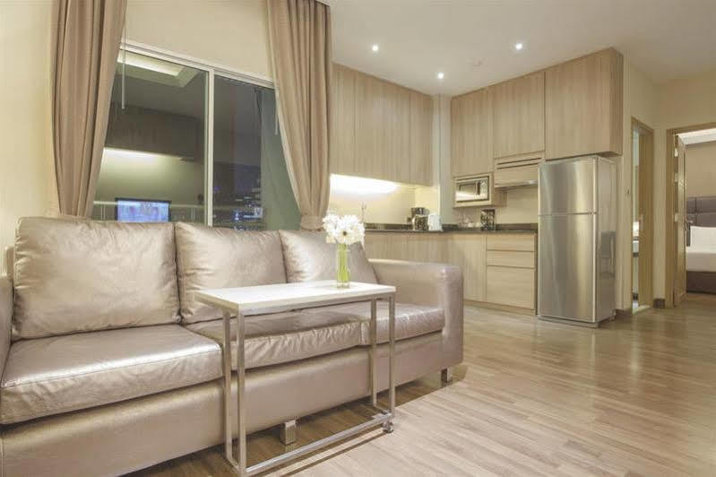 V Residence Serviced Apartment Bangkok Zewnętrze zdjęcie